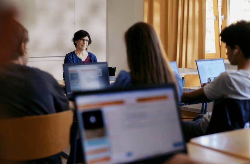 Programmierkurs im Klassenraum